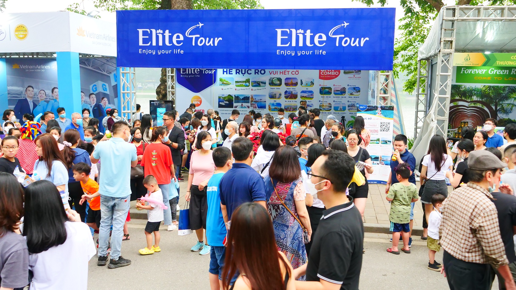 Công ty du lịch Elite Tour tại Lễ hội du lịch Hà Nội 2022 01