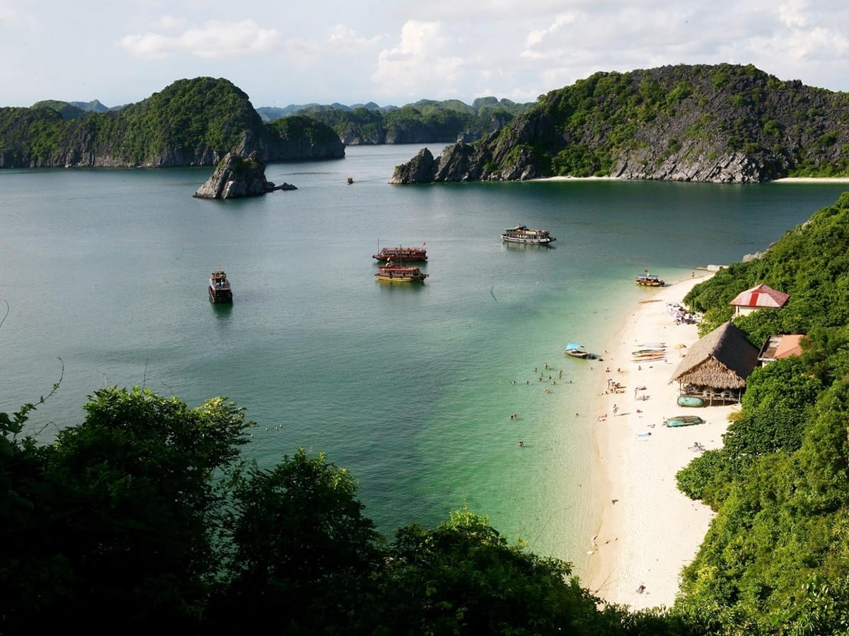 bãi tắm Đảo Khỉ Cát Bà