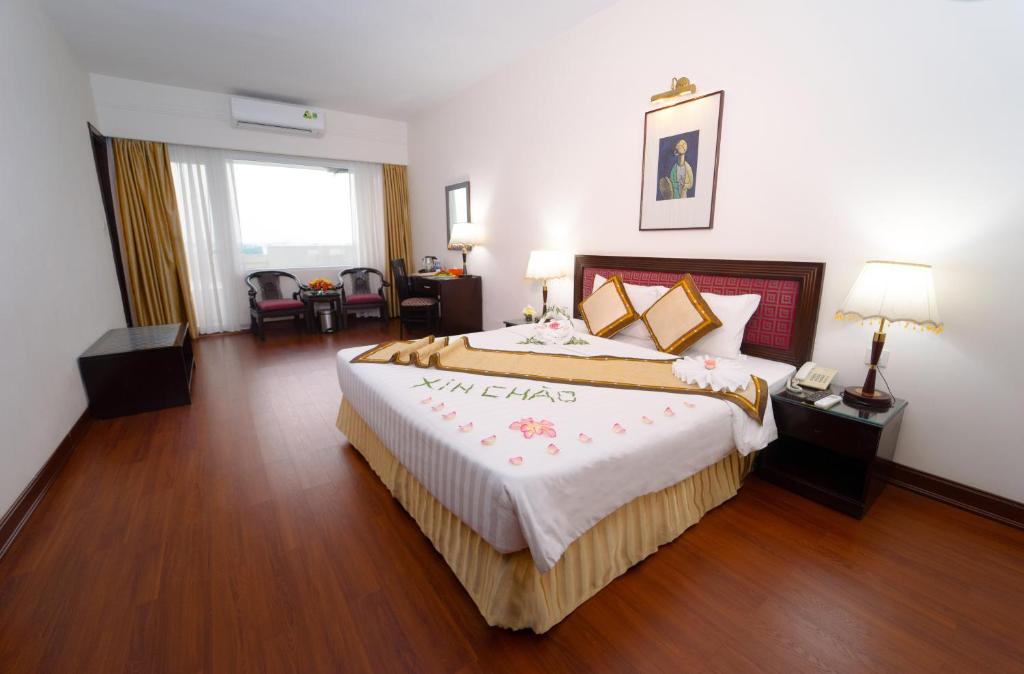 Century Riverside Hotel Huế 01