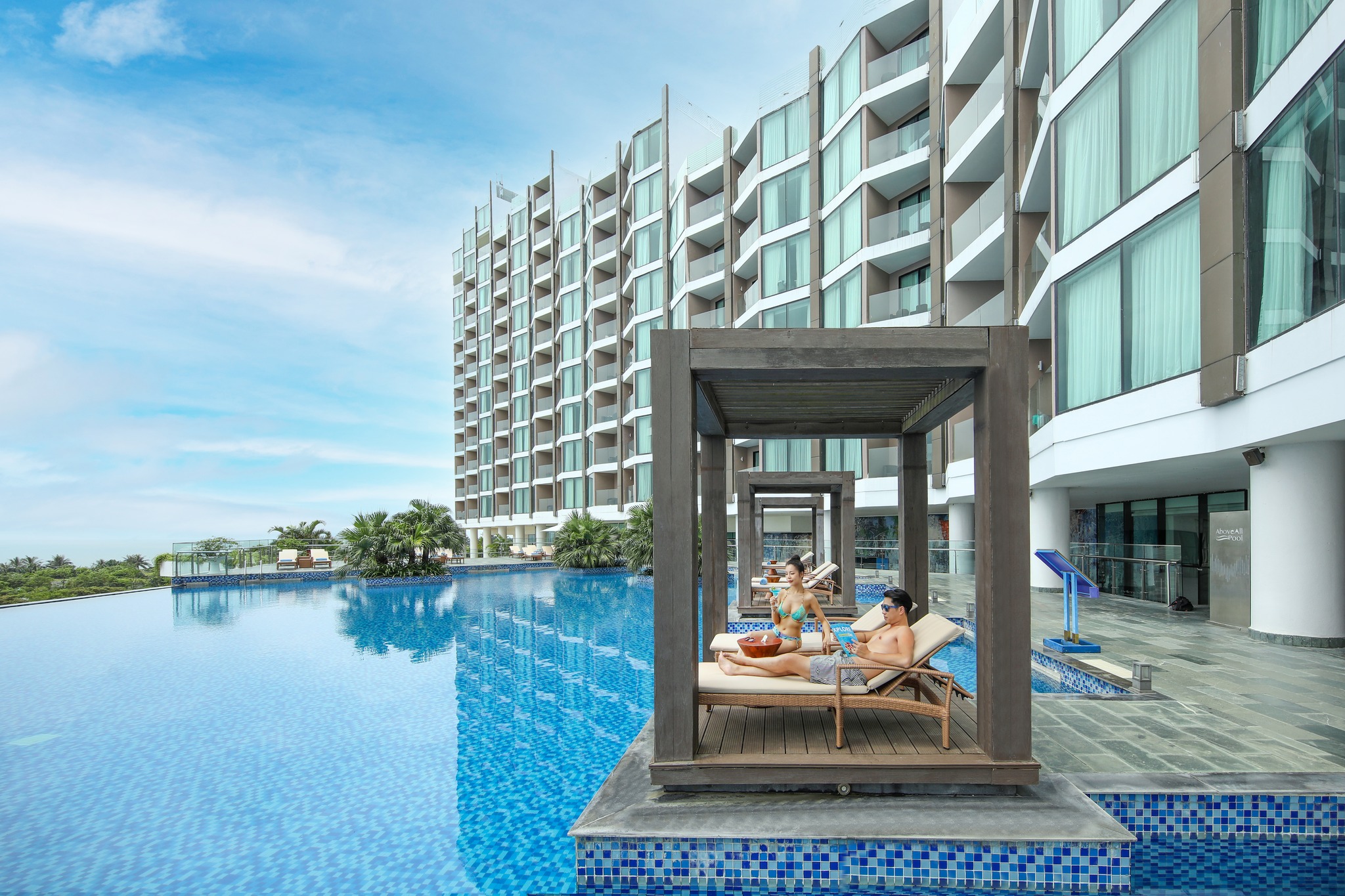FLC Sầm Sơn - khách sạn ở Miền Bắc  có hệ thống bể bơi lớn