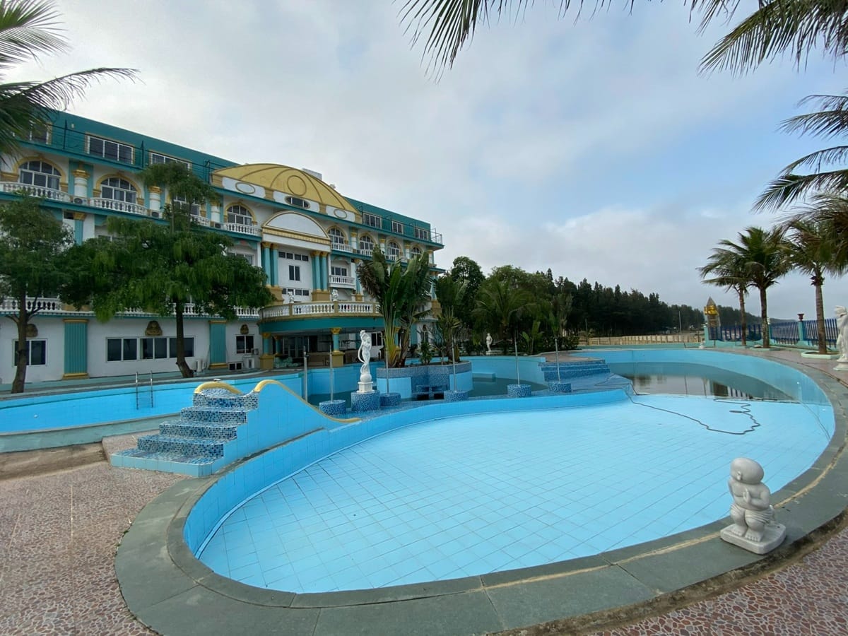 Khách sạn Queen Hotel biển Hải Tiến