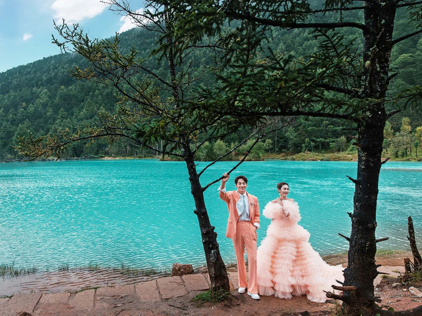 hồ Lam Nguyệt Cốc