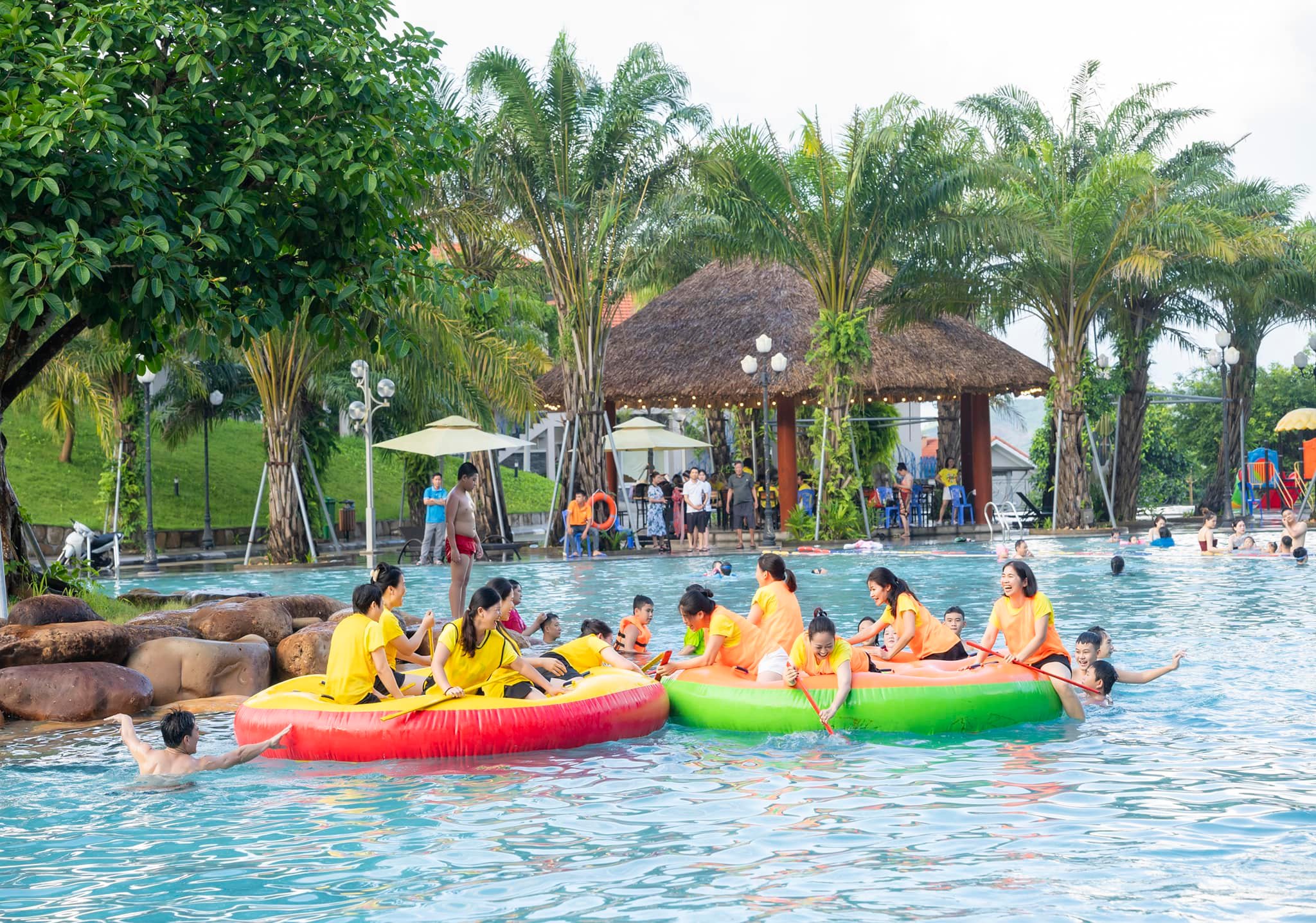 bể bơi Vạn Yên Resort Vân Đồn