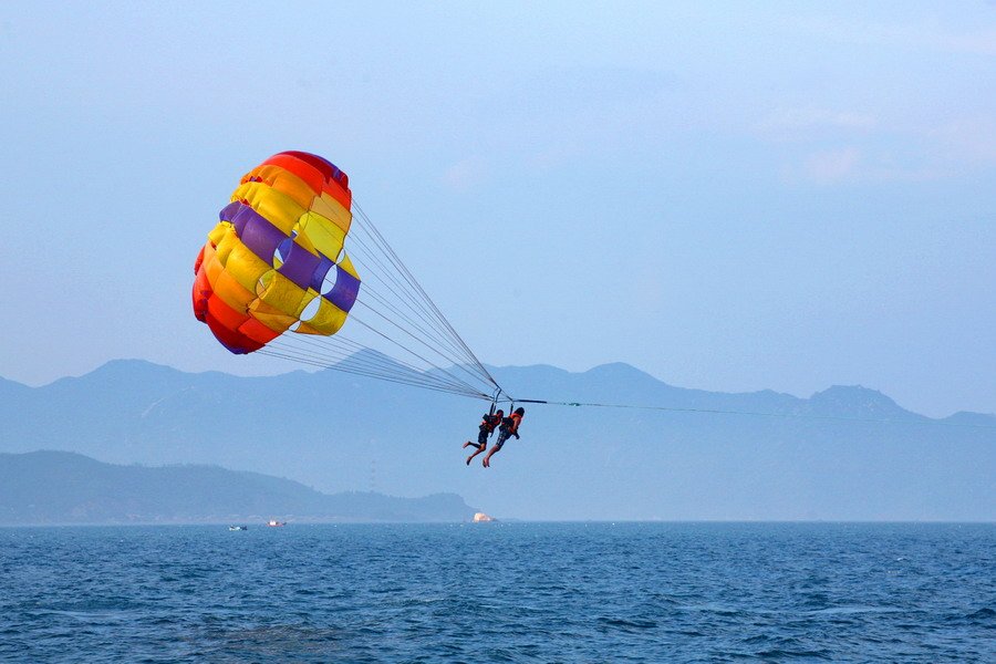 Thể thao trên biển Nha Trang - Dù lượn