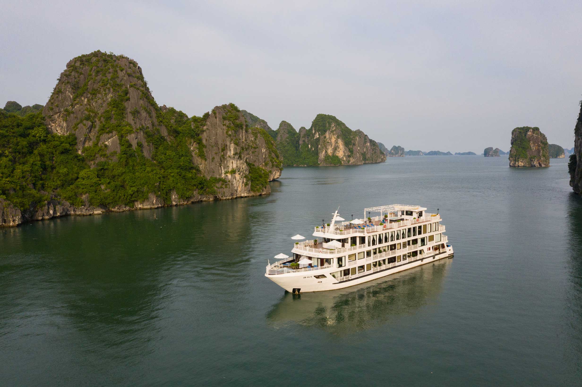 du lịch du thuyền 5 sao vịnh Hạ Long