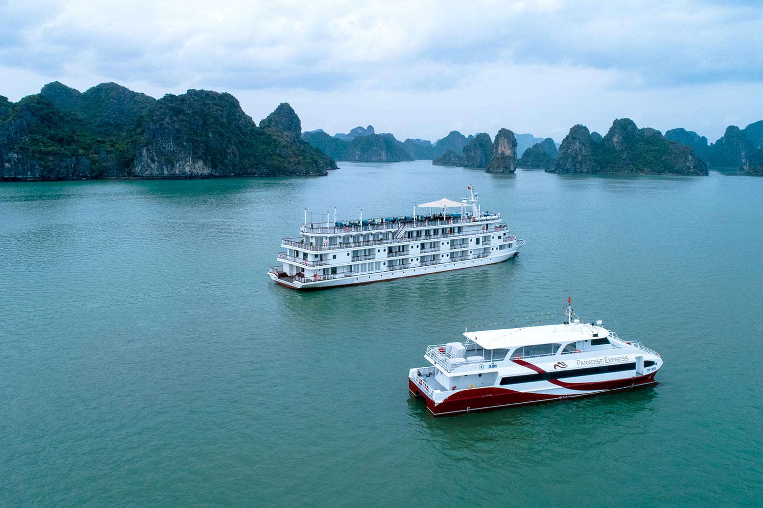 Du thuyền Paradise Explorer Du thuyền Paradise Explorer