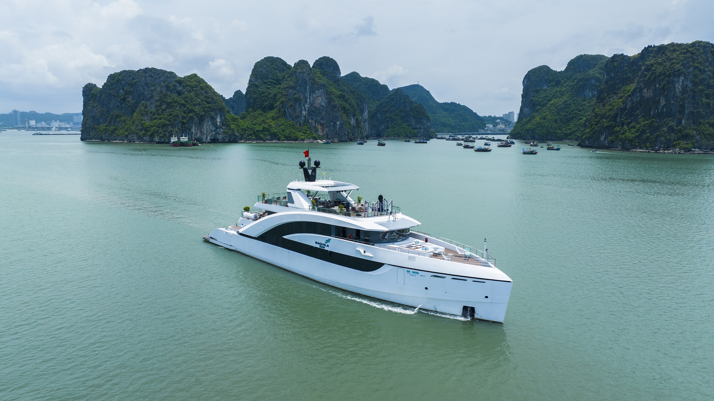 review-du-thuyen-saquila-yacht-ha-long
