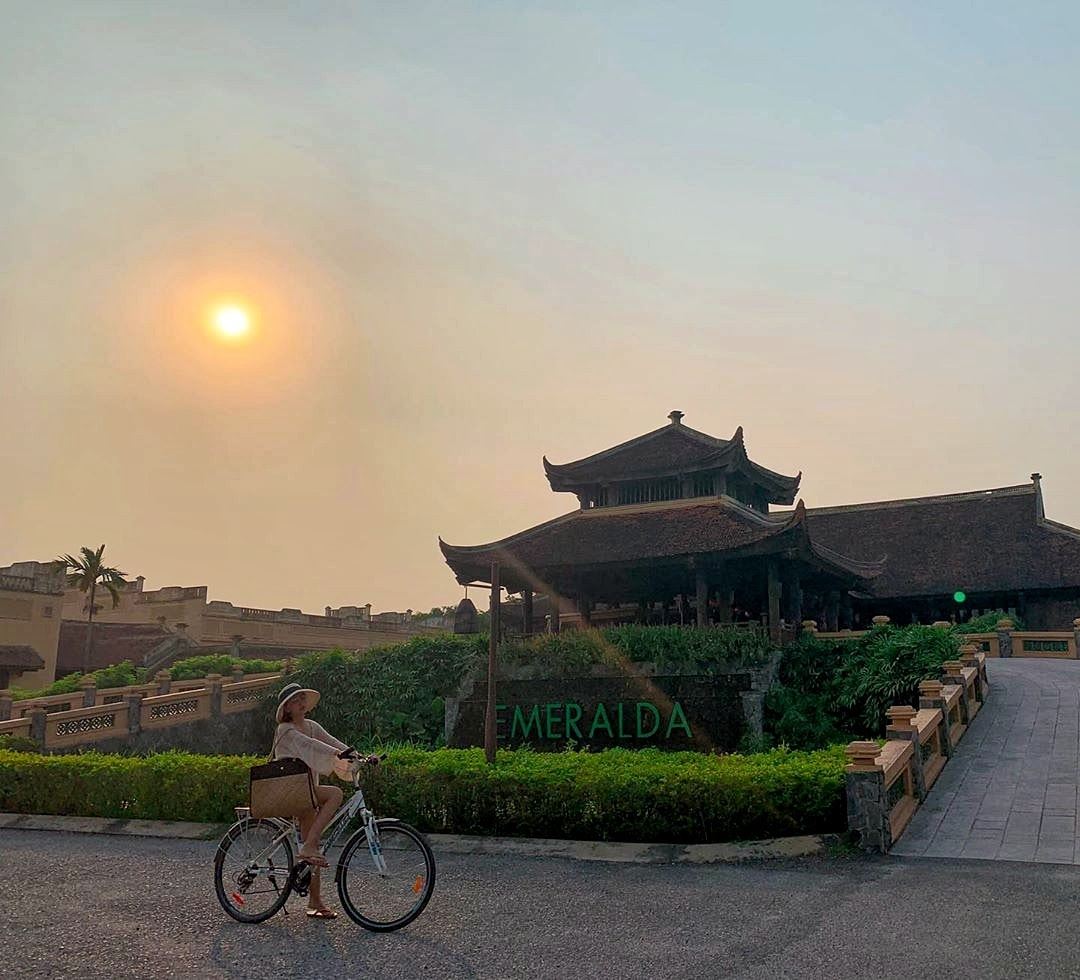 đạp xe ở Emeralda Ninh Bình