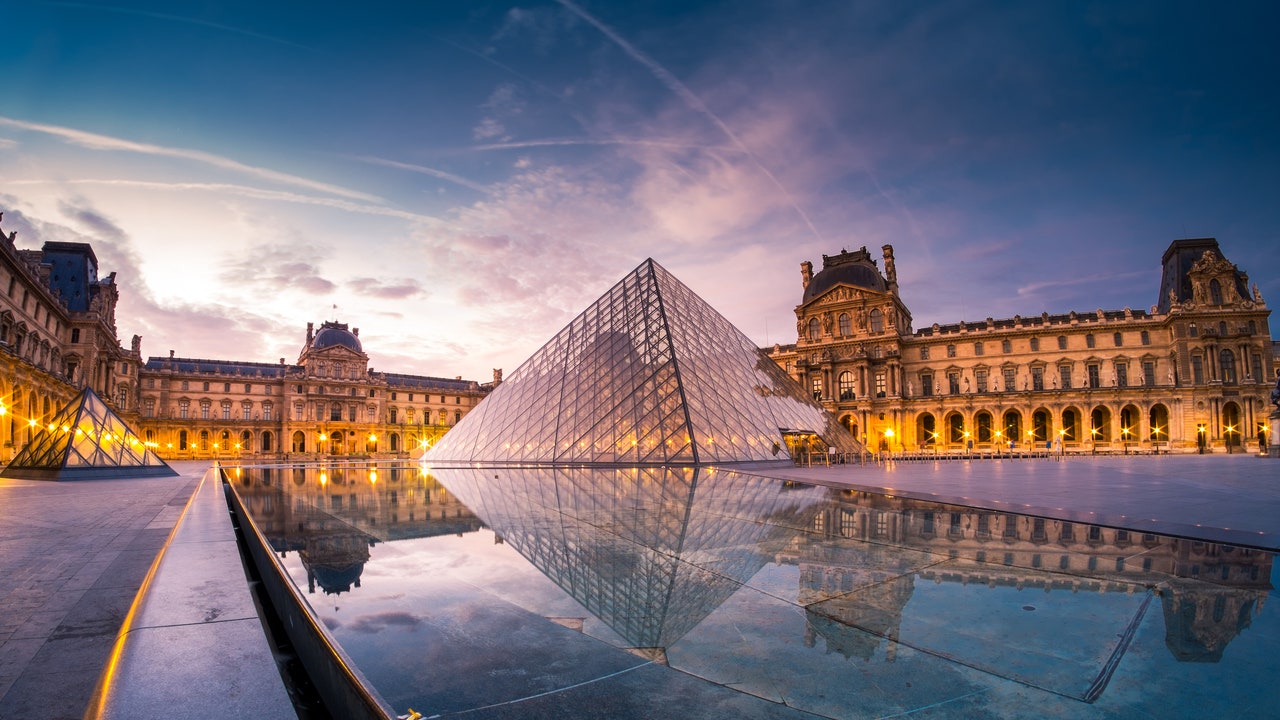 Địa điểm du lịch Pháp nổi tiếng - Bảo tàng Louvre