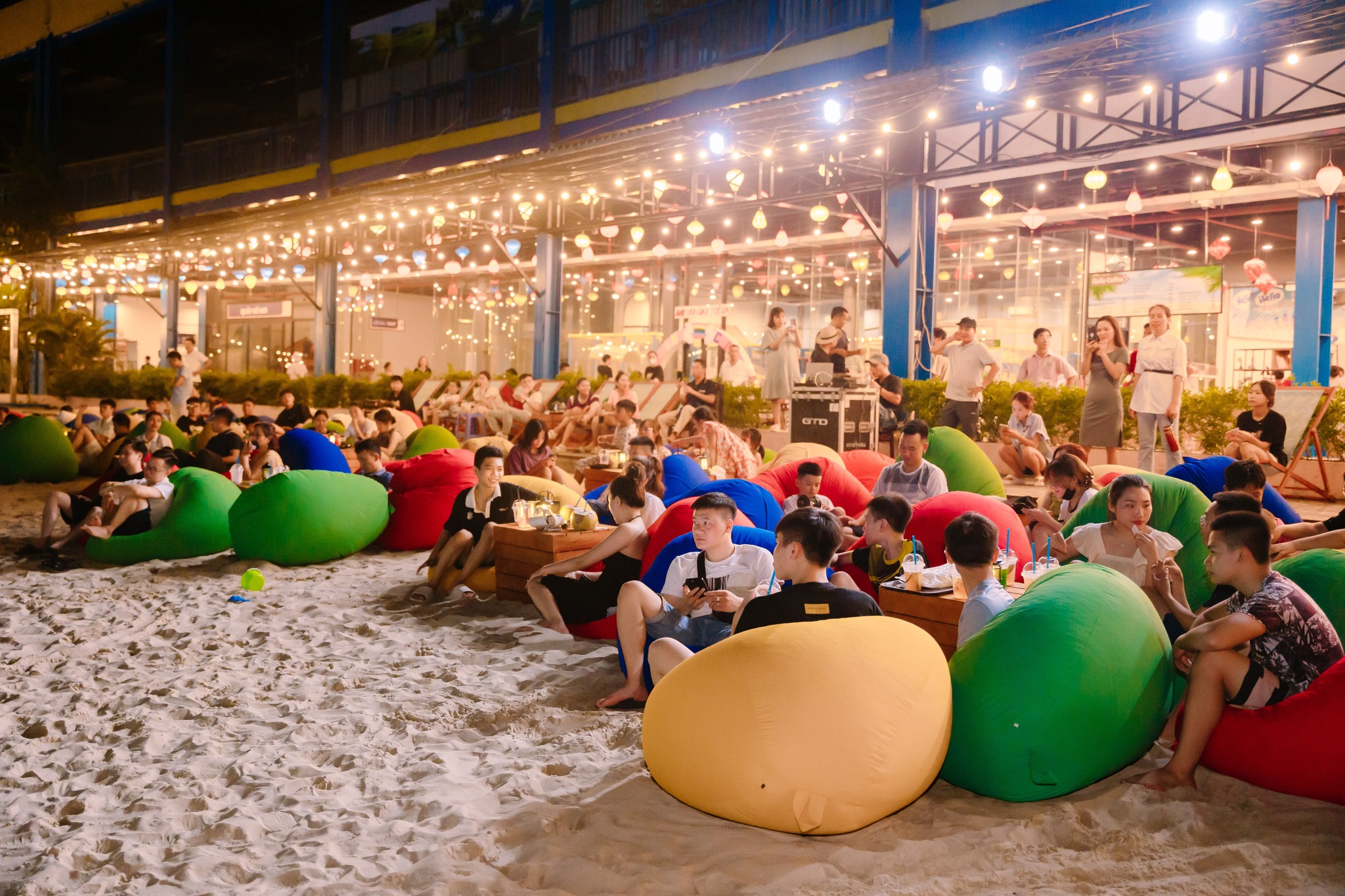 Beach Coffe ở Tuần Châu Hà Nội