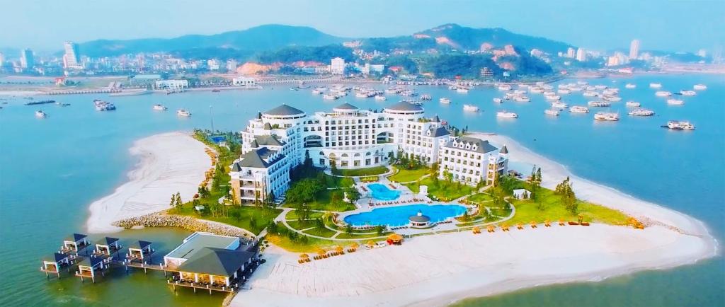 Vinpearl Resort & Spa Hạ Long - Địa điểm du lịch thích hợp hậu Covid