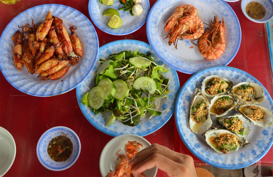 Ăn hải sản ở đầm Ô Loan Phú Yên